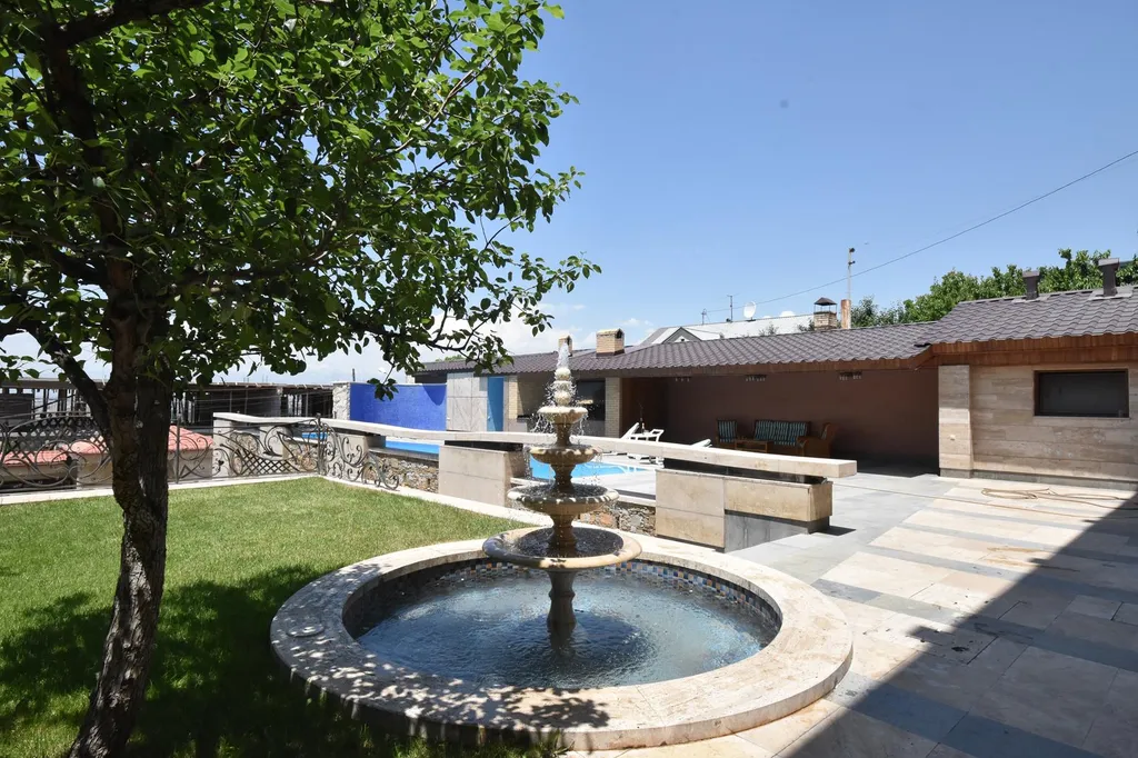 Шикарная вилла с 2-я бассейнами и джакузи