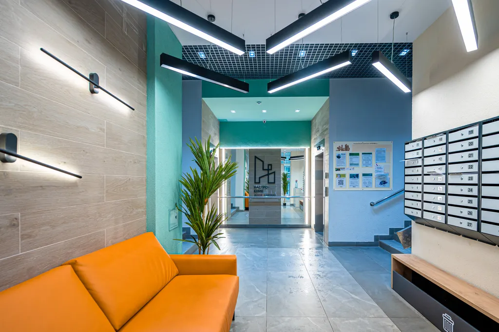 Студия c вау-эффектом в центре с панopaмным балконoм