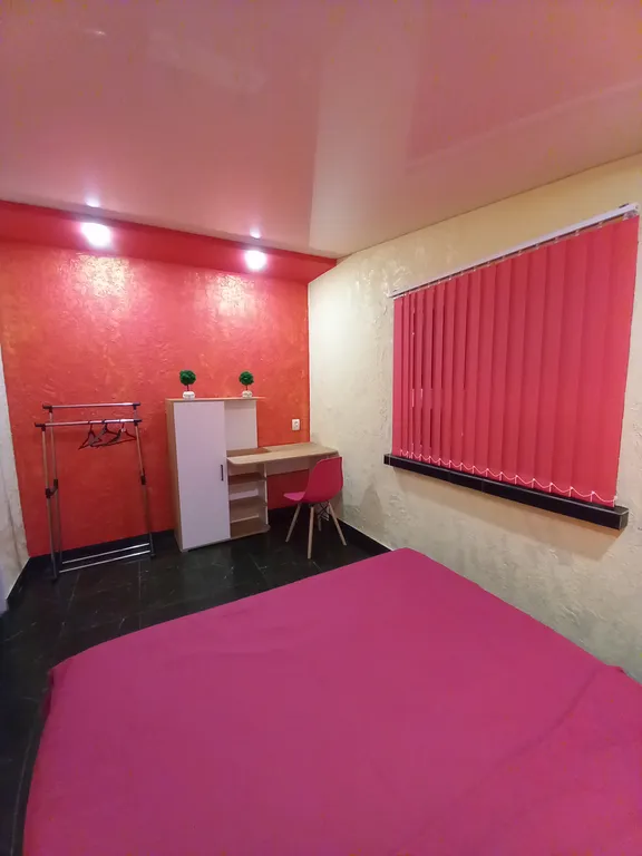 Бесконтактное заселение. Часть дома с отдельным входом и двором.