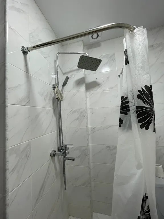 Евротрешка с видом на море, первая береговая, городской пляж