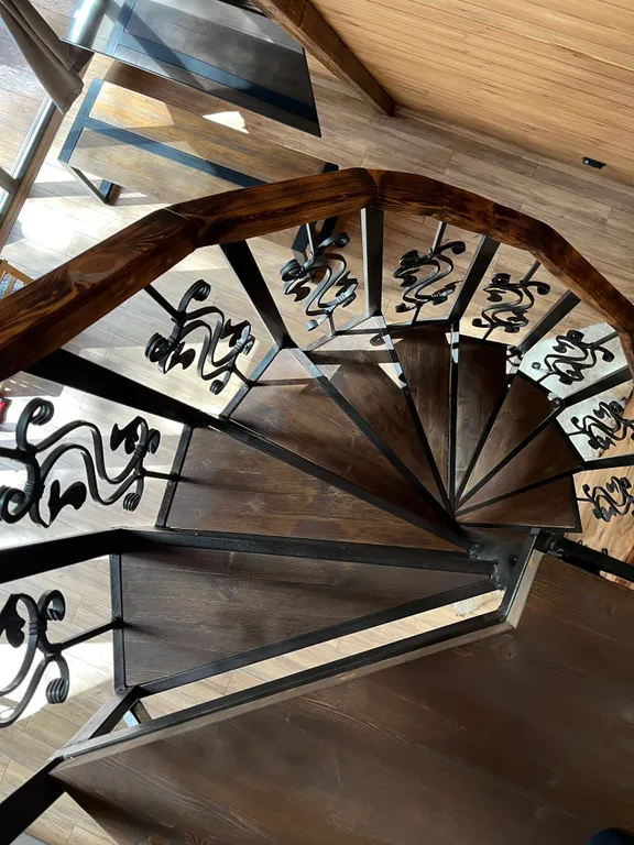 Уютный дом в сосновом бору с видом на горы