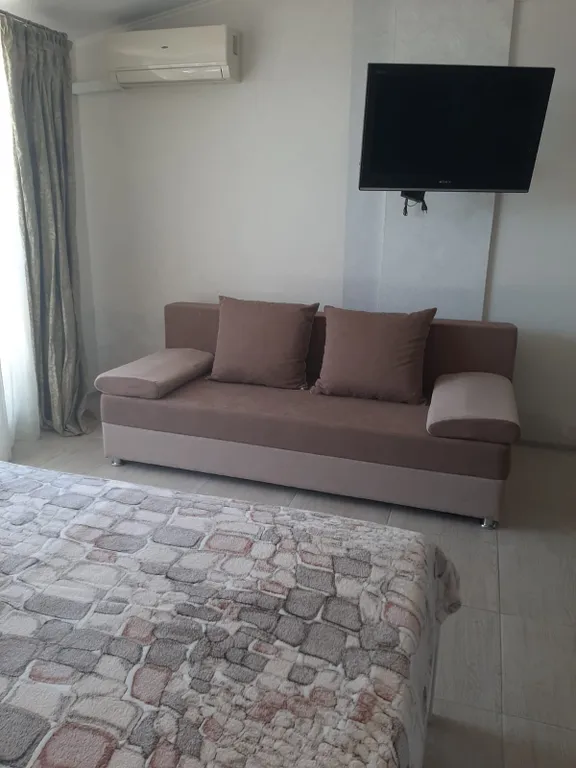 Квартира-студия над парком Форос лучшим большим обзорным балконом