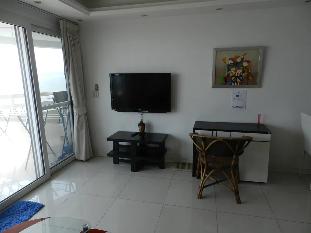 Студия с фронтальным видом на море у пляжа Джомтьен