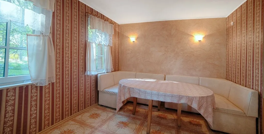 Коттедж 5-комнатный Дом — Луга