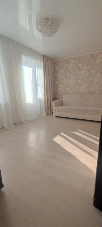 Уютная, светлая квартира с хорошей локацией — аренда посуточно в Троицк