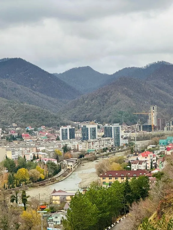 Уютная квартира у реки и моря в солнечном Небуге