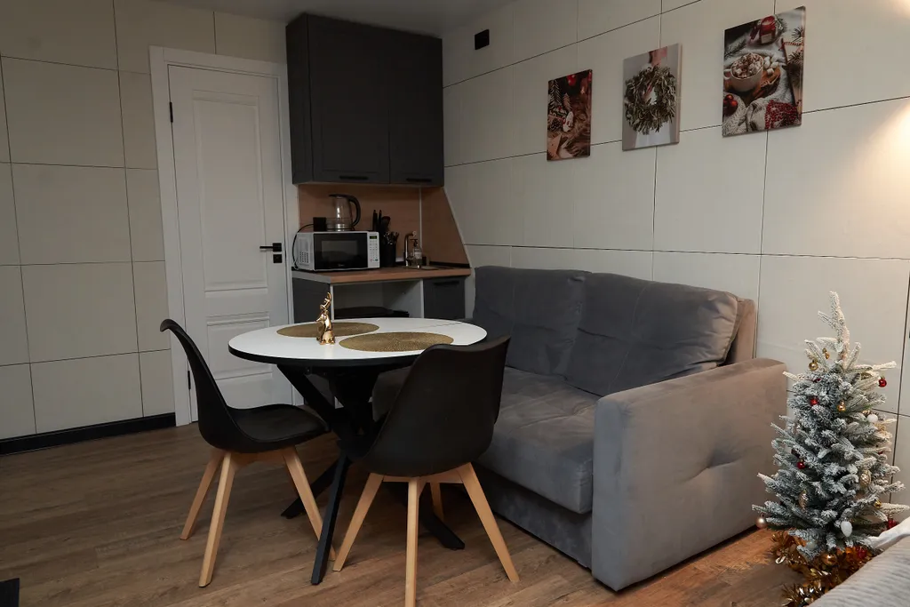 Двухкомнатный домик с купелью в 6 километрах от Мурманска, 17 километров от аэропорта