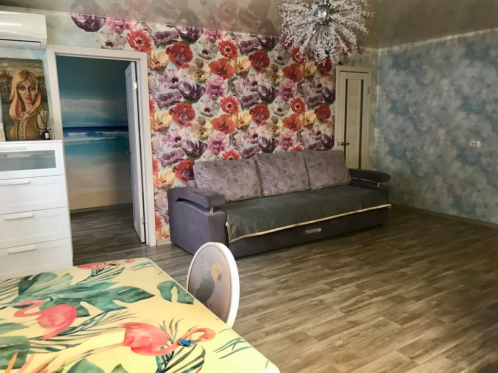 Светлая просторная двухкомнатная квартира