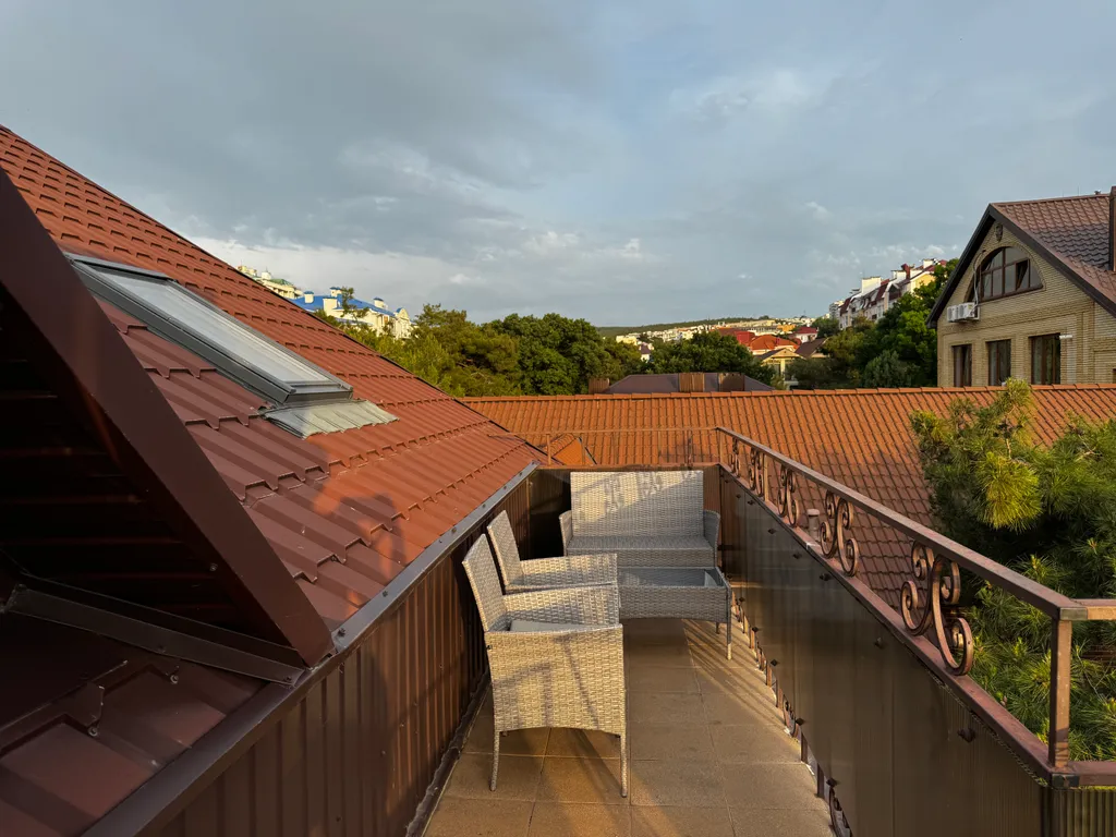 Квартира Квартира Апартамент с балконом на мансардном этаже с видом на море — Геленджик