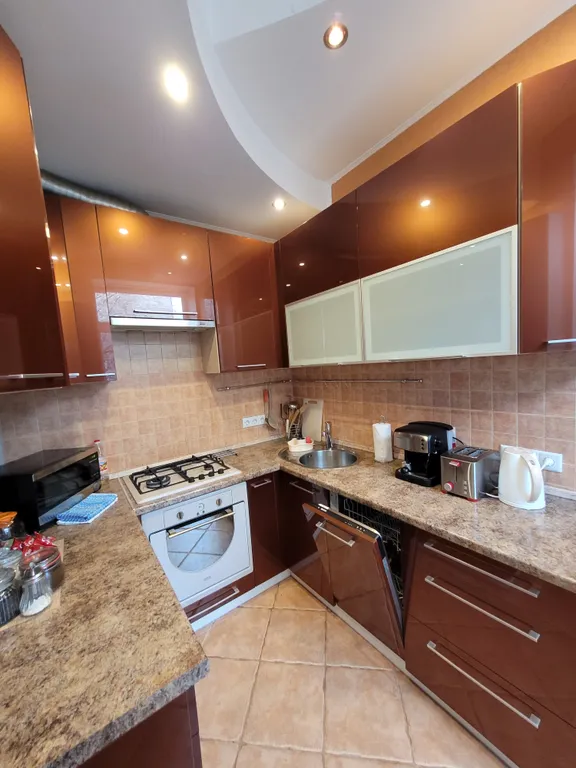 Двухуровневая 5-комнатная квартира в центре Амалиенау с зоной барбекю