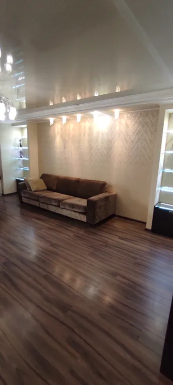 Просторная дизайнерская трешка