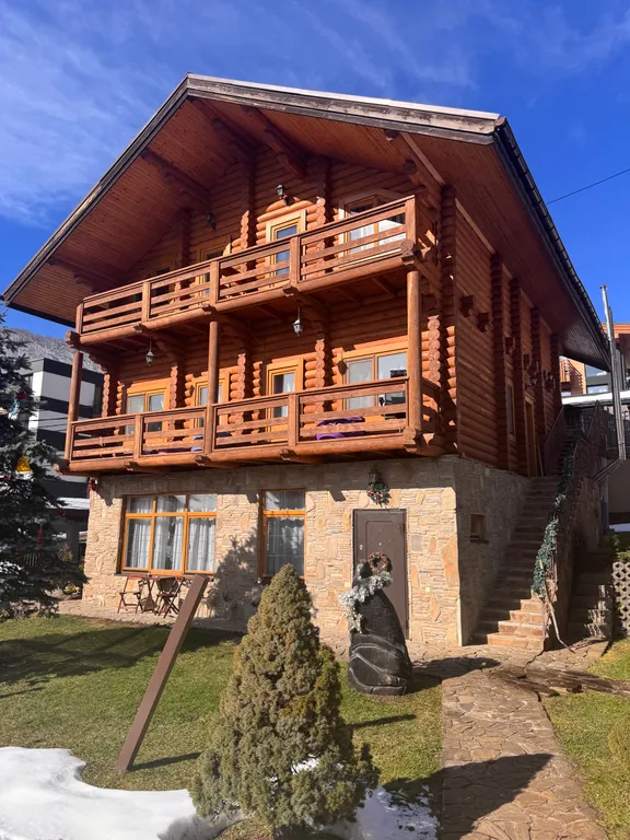 Уютный двухкомнатный номер с видом на горы