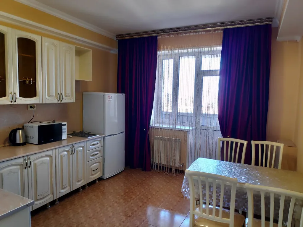 Квартира Квартира Анти-Отель на 4чел. 2комн.кв. 10этаж, код-124 — Махачкала