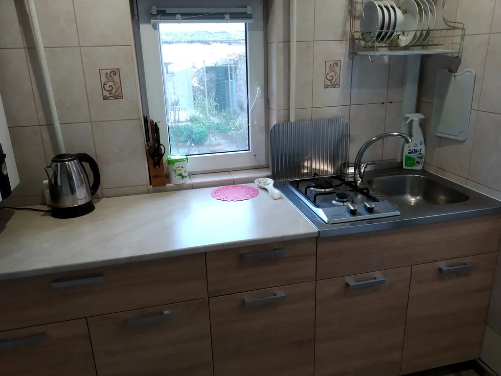 Часть дома с двумя комнатами