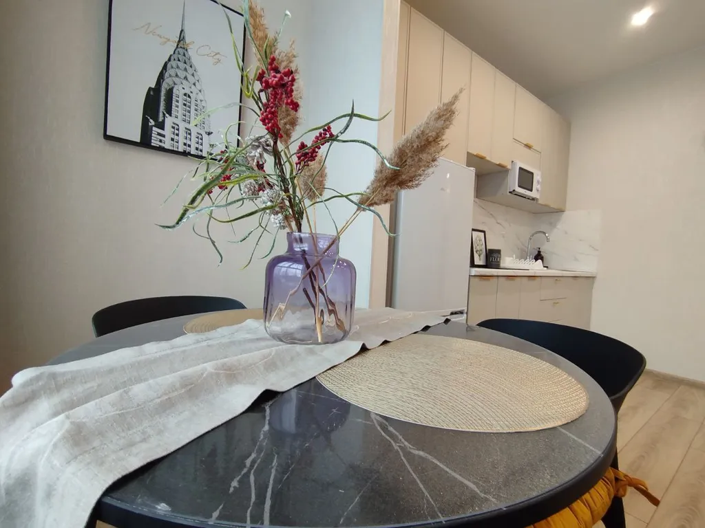 Просторная студия с видом на лес