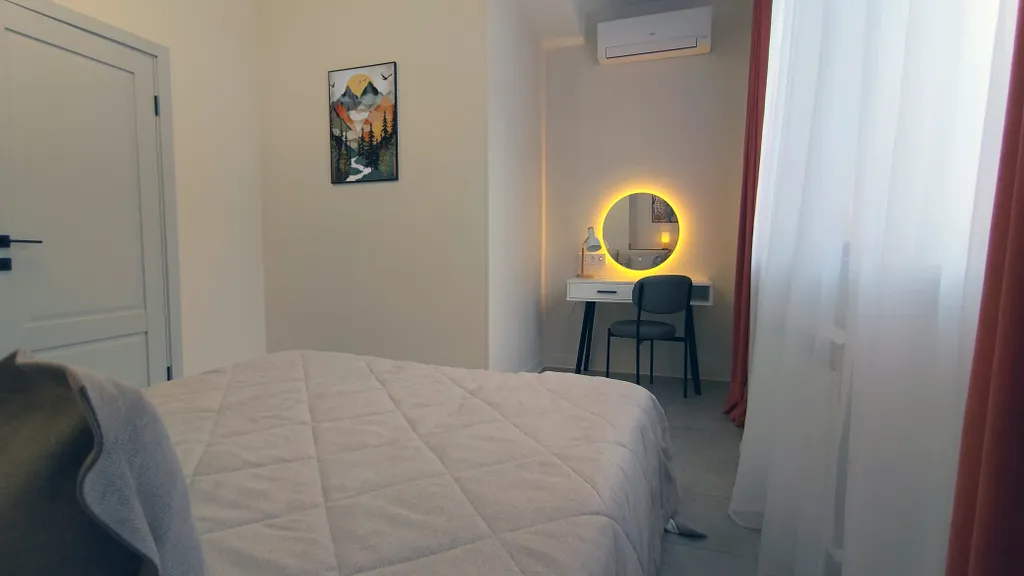 Дизайнерский апартамент с двумя спальнями