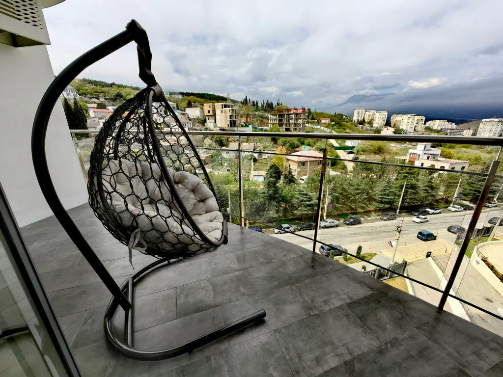 Дизайнерские апартаменты с видом на горы и море