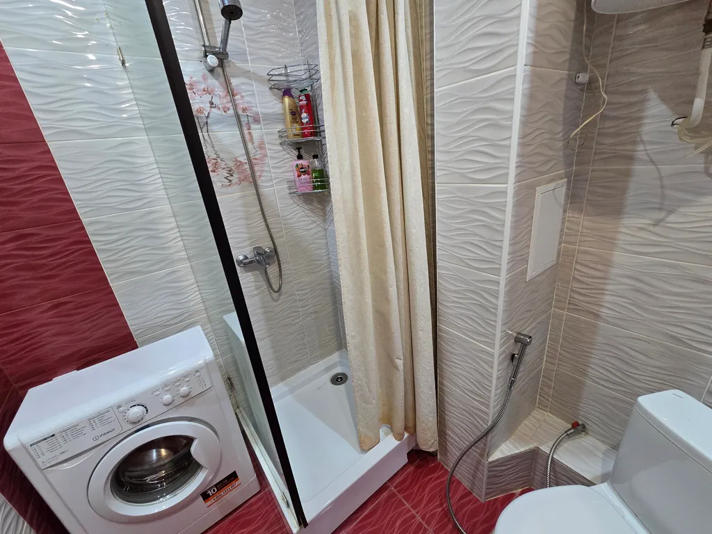 Современная студия возле ТРЦ Аура