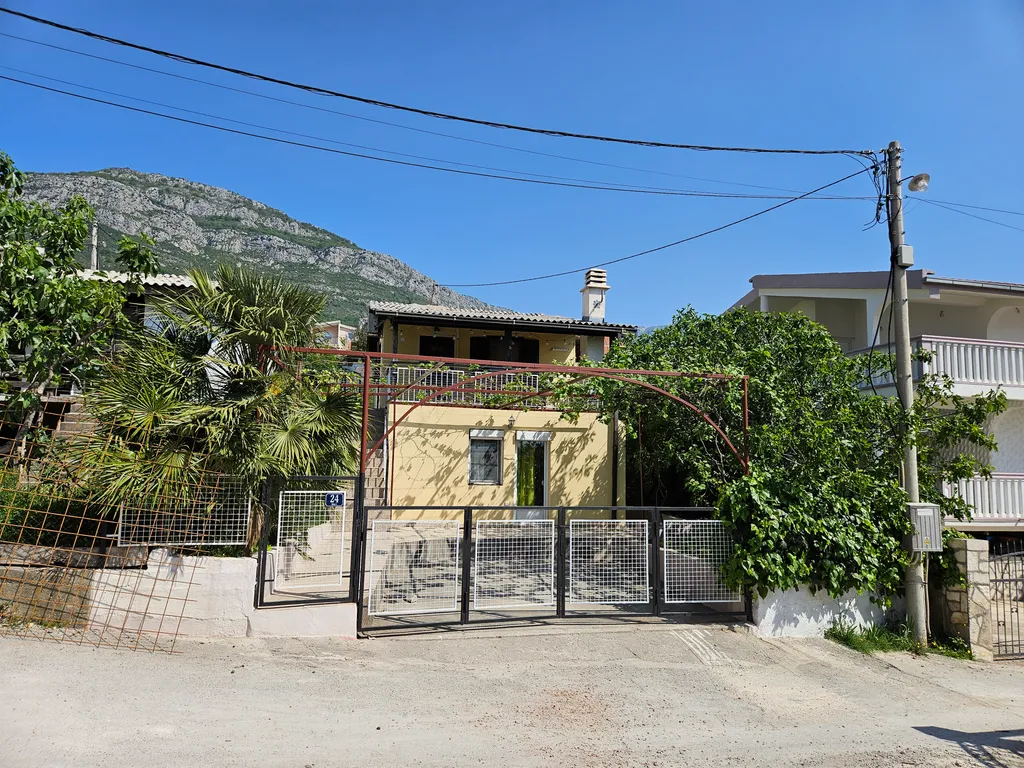 MonteBar1 часть дома с отдельным входом