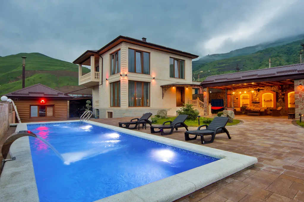 Дом в горах с бассейном