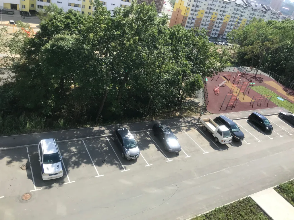 Новая светлая квартира с двумя балконами