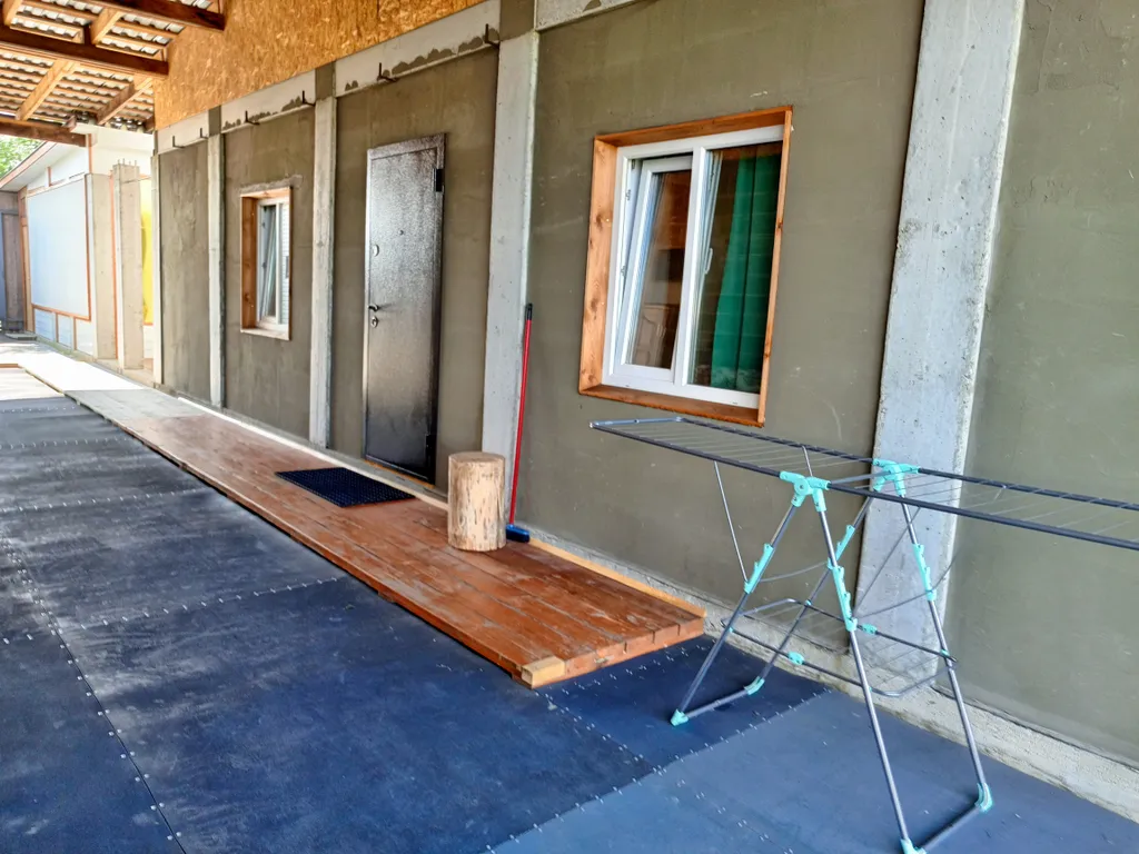 Летний отдых рядом с соленым лечебным озером