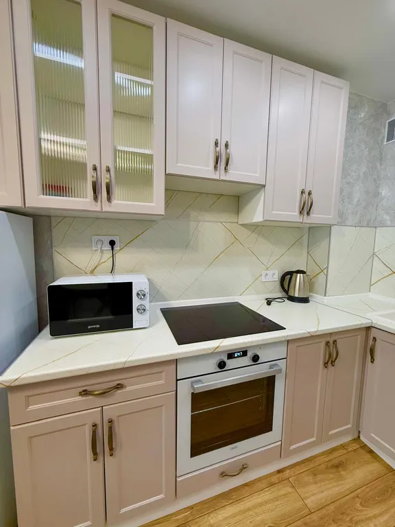 Современная квартира с большой кухней-гостиной