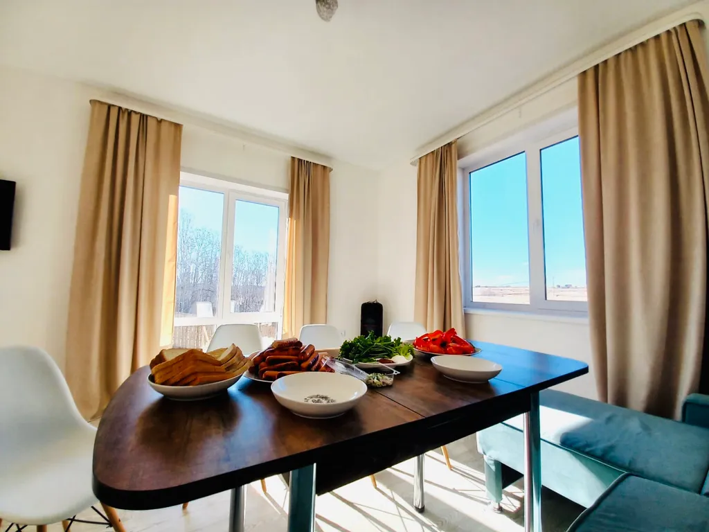 Дом с террасой и видом на закат