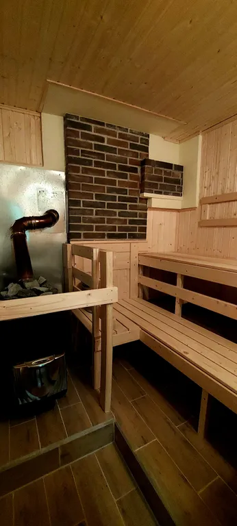 Большой коттедж у озера