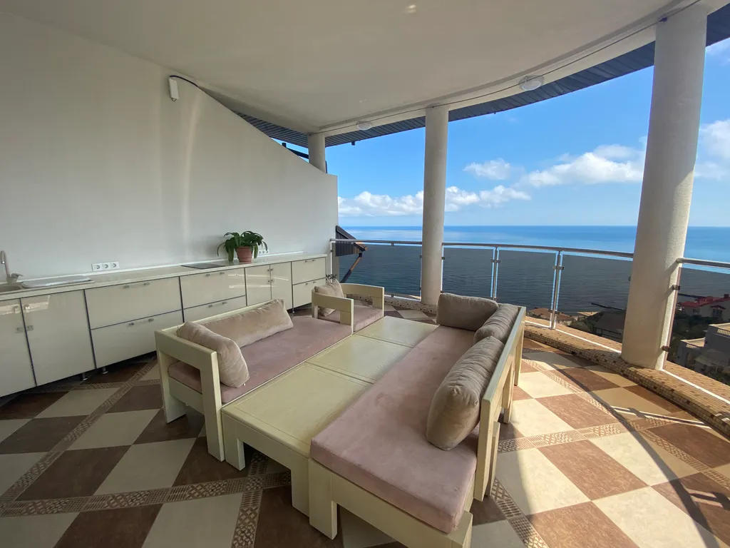 Вилла с панорамной баней и бассейном