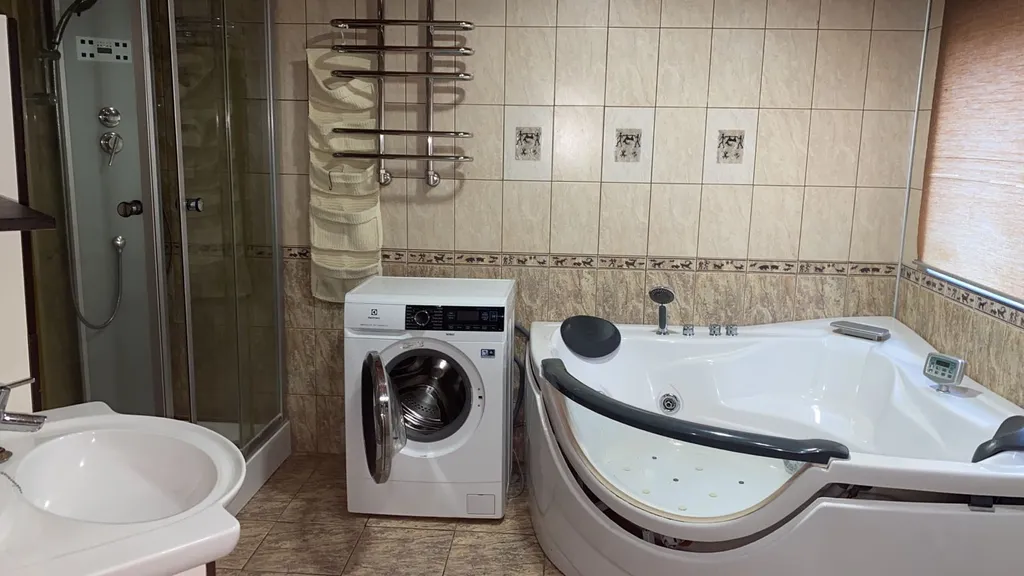 Коттедж Уютный дом на берегу реки — Новая Ладога