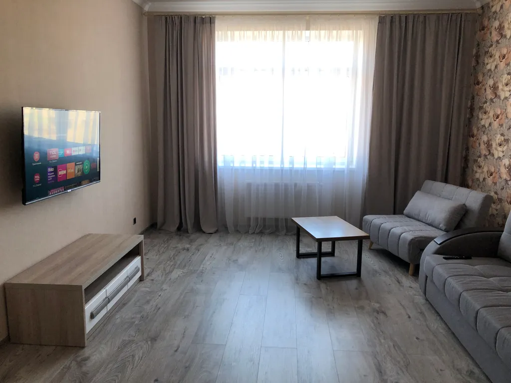 Благоустроенная двухкомнатная квартира у моря, два санузла