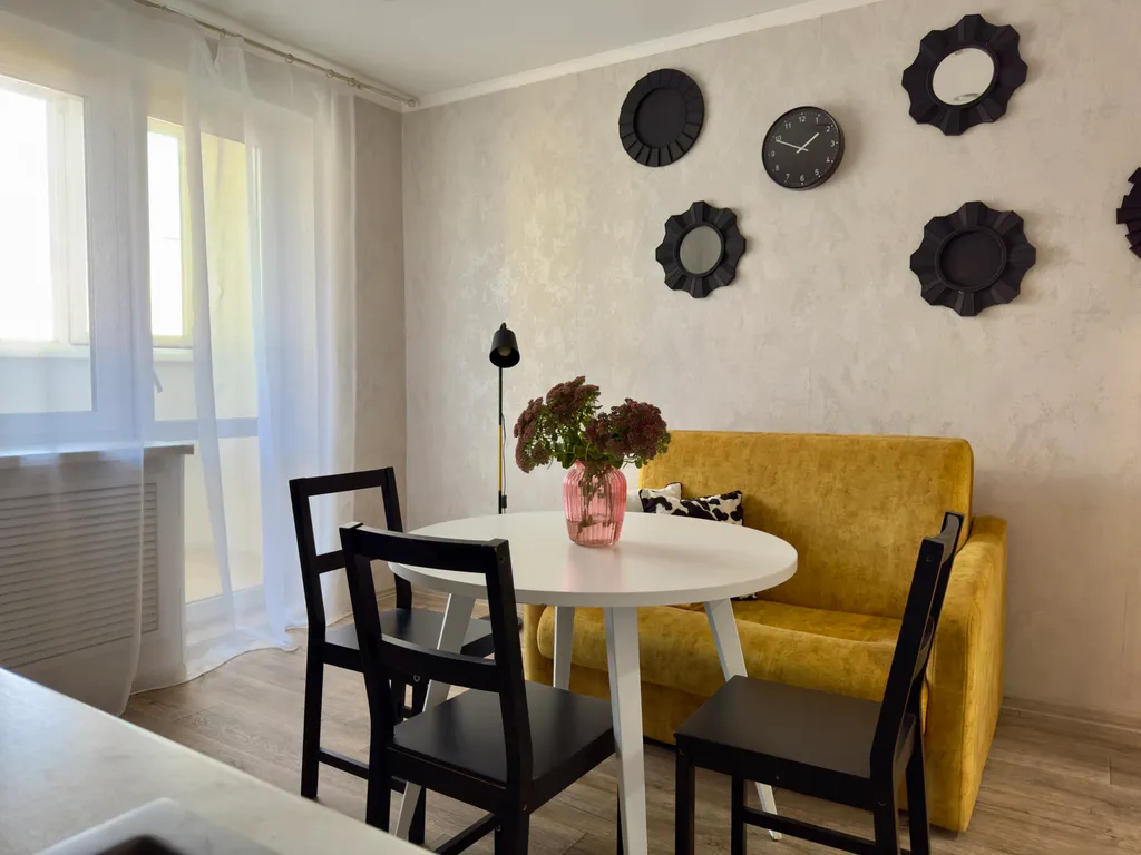 Просторная двухкомнатная квартира в новом доме — аренда посуточно в Оренбург