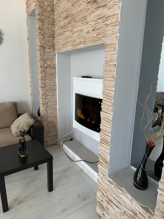 Красивая трёхкомнатная квартира в центре с видом на площадь