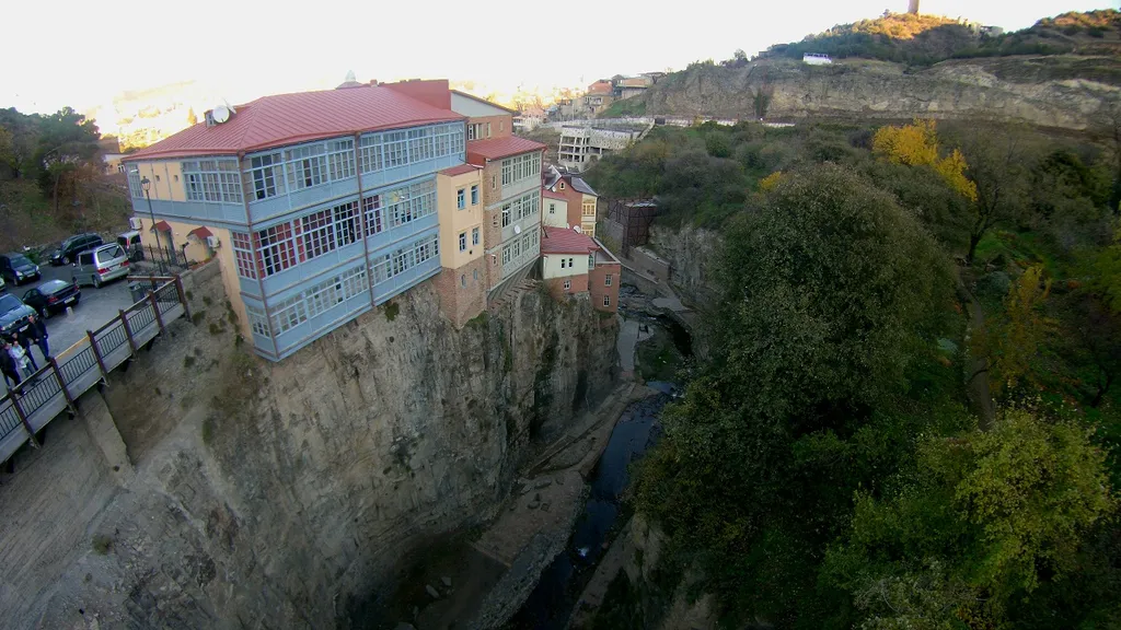 Квартира Дом над водопадом — аренда посуточно в Тбилиси
