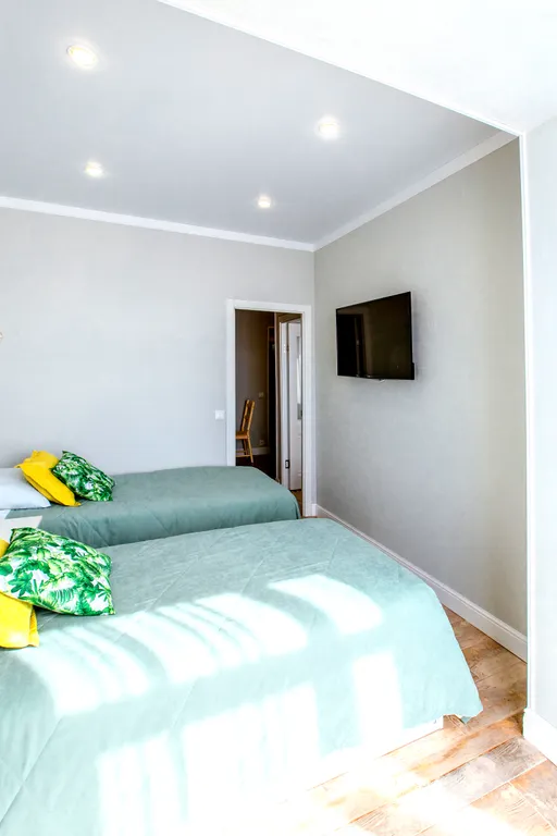 Весна для 6 гостей