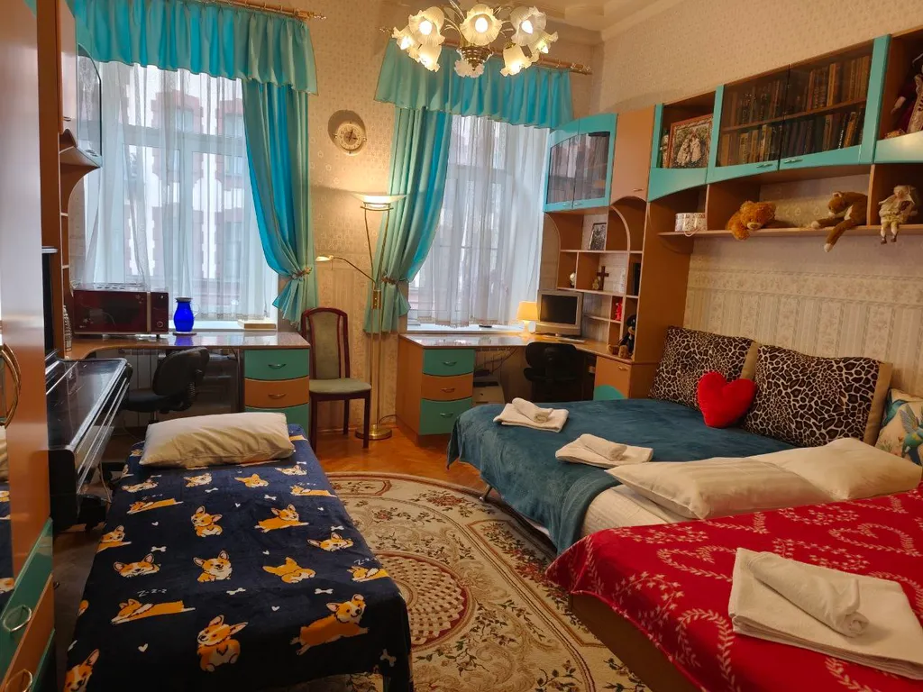 Центр. Тихо