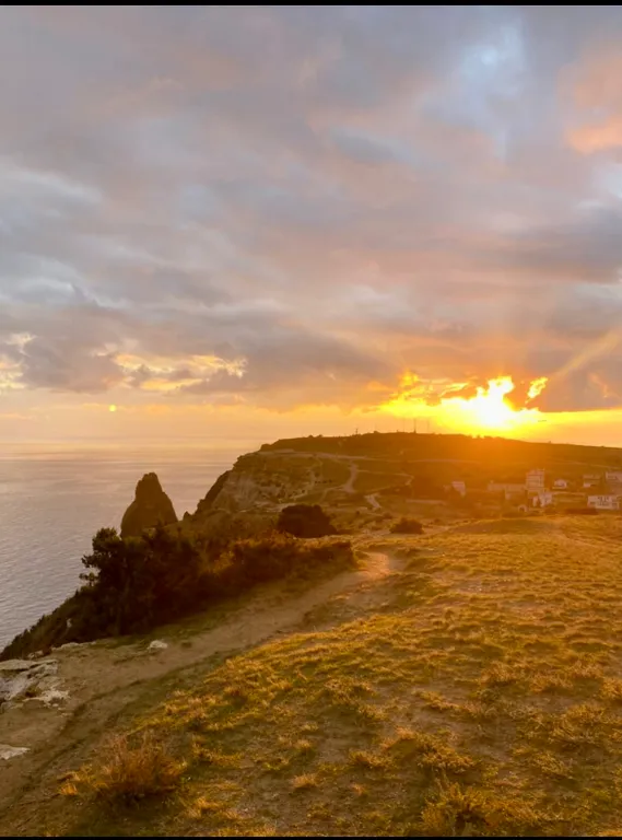 Коттедж Двухкомнатный дом с зоной отдыха и гамаком в 15 минутах от моря — Севастополь