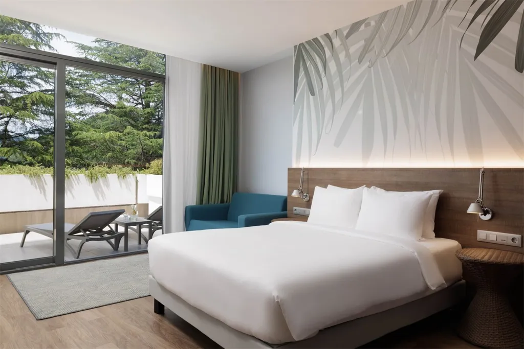 Студия с террасой и видом на парк