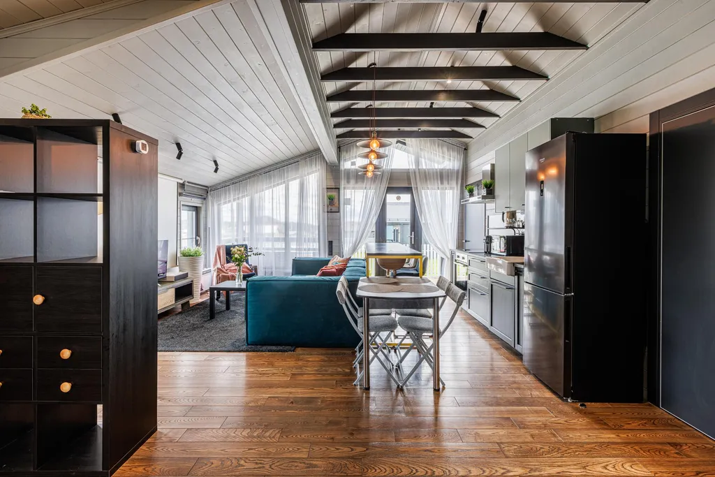 Коттедж Уютный дом с баней, вблизи водохранилища — Лопотово