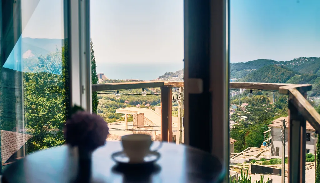 Коттедж Мансарда в горах с видом на море — Сочи