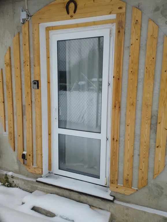 Дом и теннисный корт, сауна, камин недалеко от реки Москвы