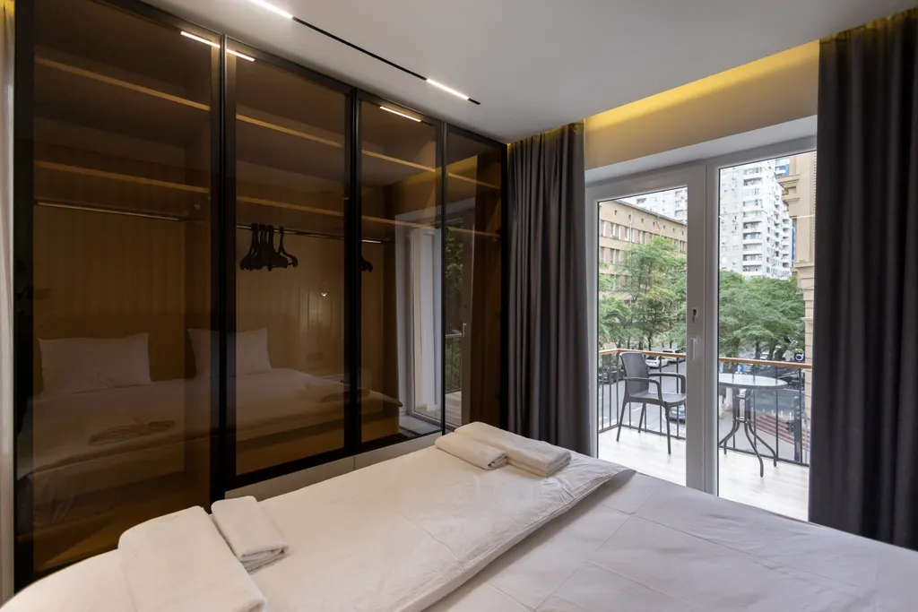 Современная дизайнерская квартира рядом с метро