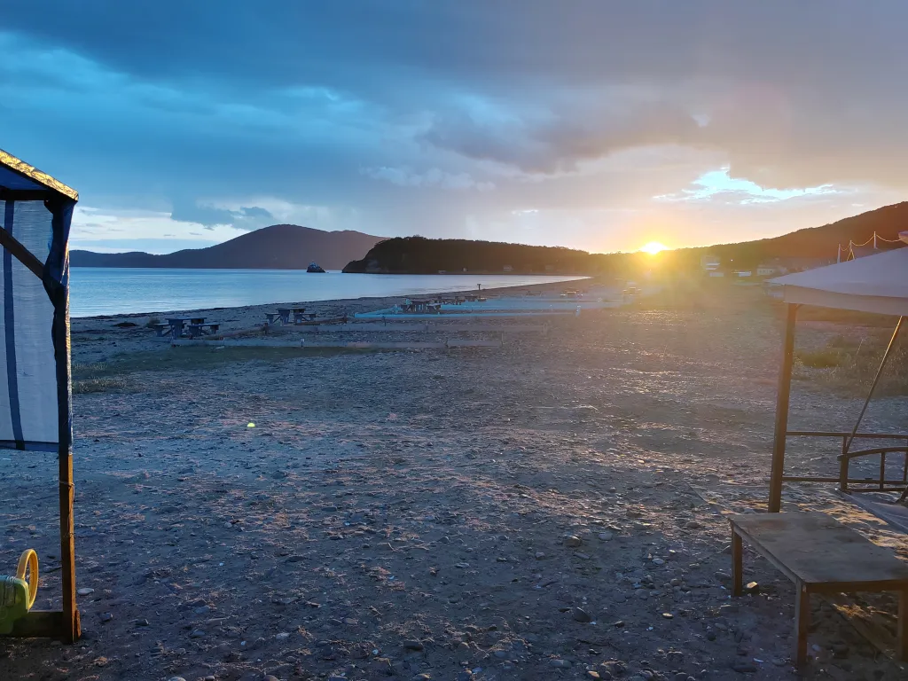 Комплекс с баней из бруса на берегу моря