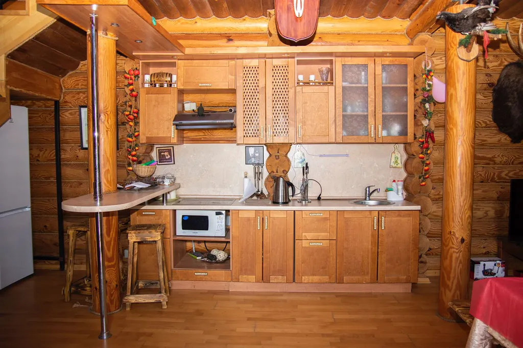 Дом охотника с бассейном для приятного отдыха