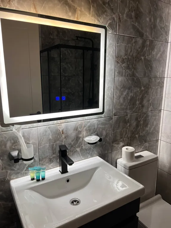 Olive Dream светлая квартира с балконом, Wi-Fi и видом на горы