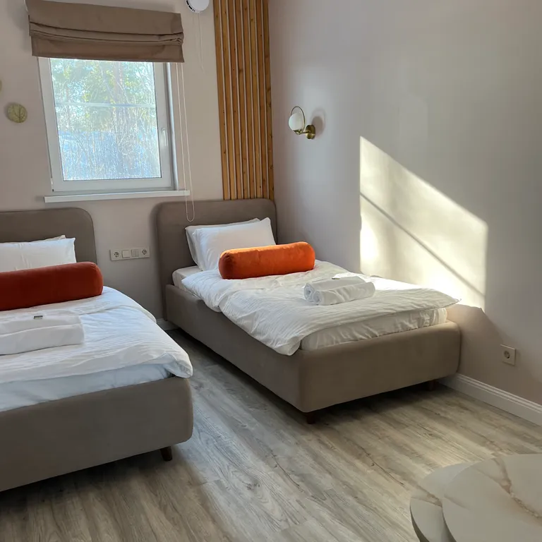 Уютный дом у озера