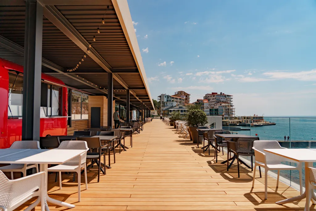 Двухуровневая студия с панорамным видом на море