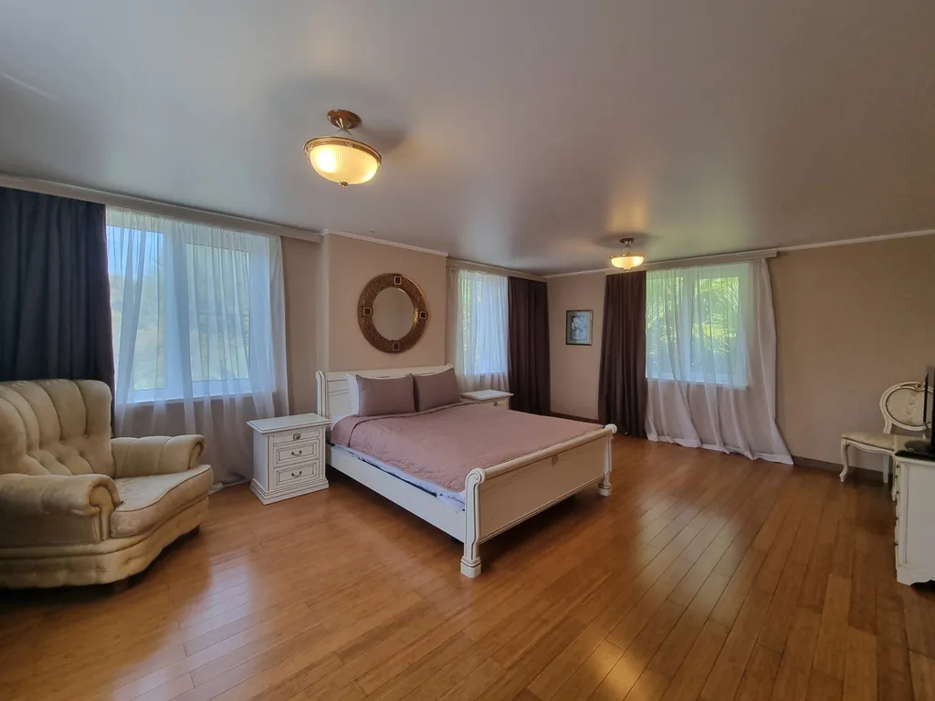 Коттедж с видом на море и открытым бассейном