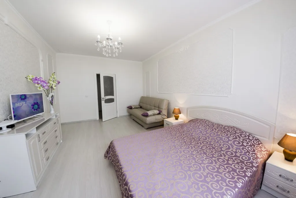 Однушка в центре (рядом с Кадетским училищем)